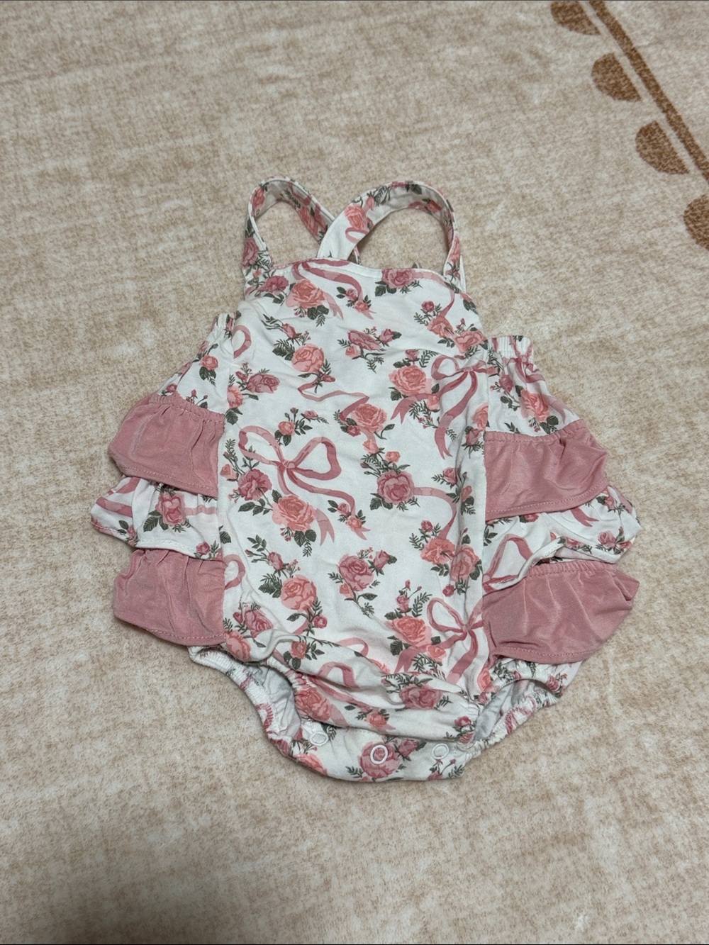 Angel Dear Pink Floral Ruffle One-Piece Sunuor